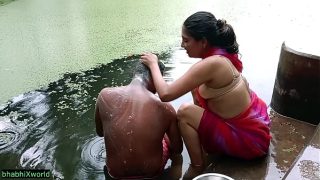 Bathroom sex of tamil sexy young woman