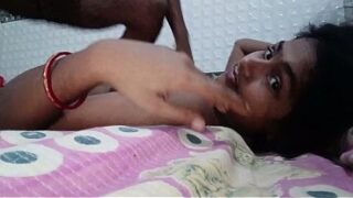 Hot Indian Wife Gets Fucked in Missionary with Intense Kissing – Real Amateur Desi Video