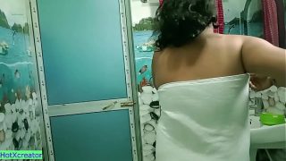 Indian hot chubby bhabhi having full satisfaction sex with her lover in the morning