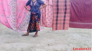 Mallu Hot Village Callgirl and Her Client Doggstyle Fucks In Outdoor Video
