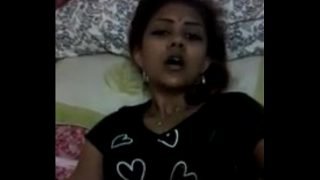 Sexy desi indian babe pleasuring herself – short video Video