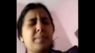 Shy Mallu lady shows her boobs Video