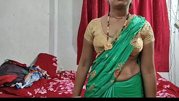 Indian Hot Auntie Engages in Intimate Encounters Video
